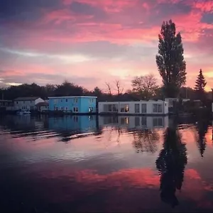 Frühstückspension Amster Houseboat Bed Without Breakfast, Amsterdam